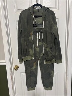 Alternative women’s joggers and hoodie size extra large